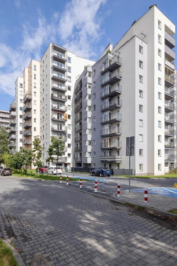 Apartment Elegant Szpakowa 10 With 2 Parking Spaces & Terrace By Renters *
